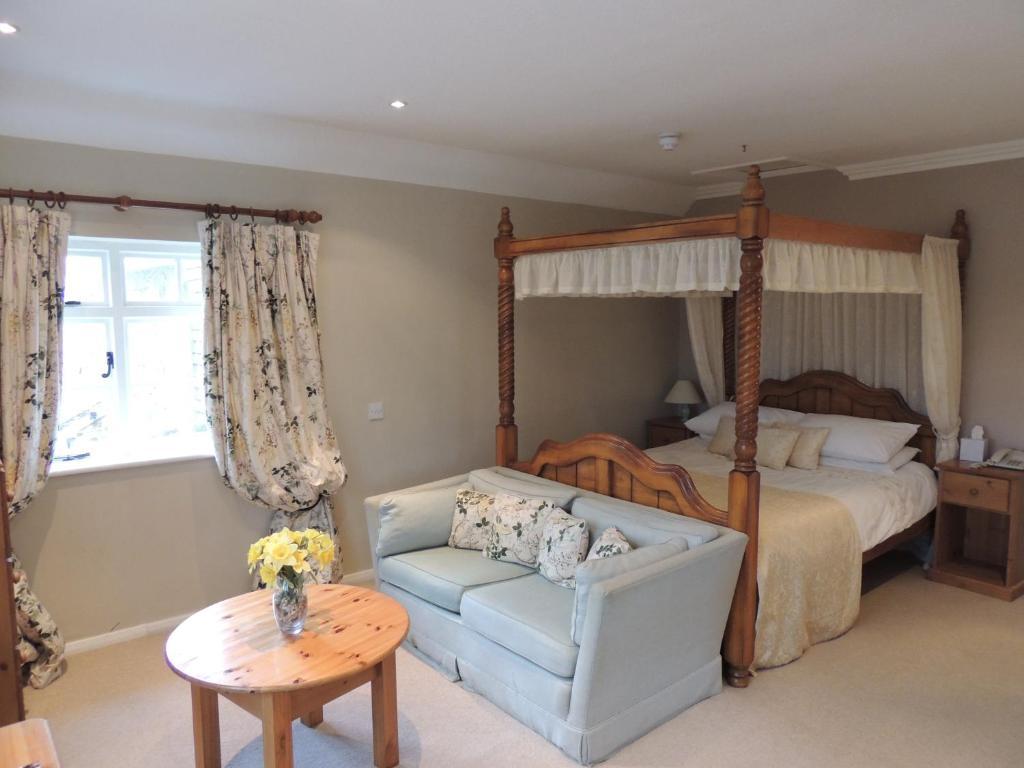 Mannings Heath Hotel Horsham Dış mekan fotoğraf