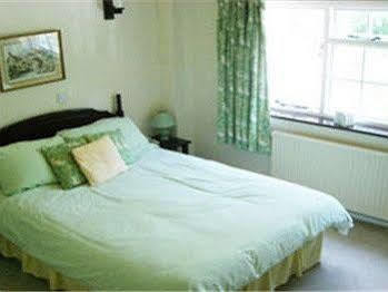 Mannings Heath Hotel Horsham Dış mekan fotoğraf