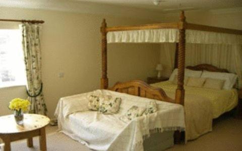 Mannings Heath Hotel Horsham Oda fotoğraf